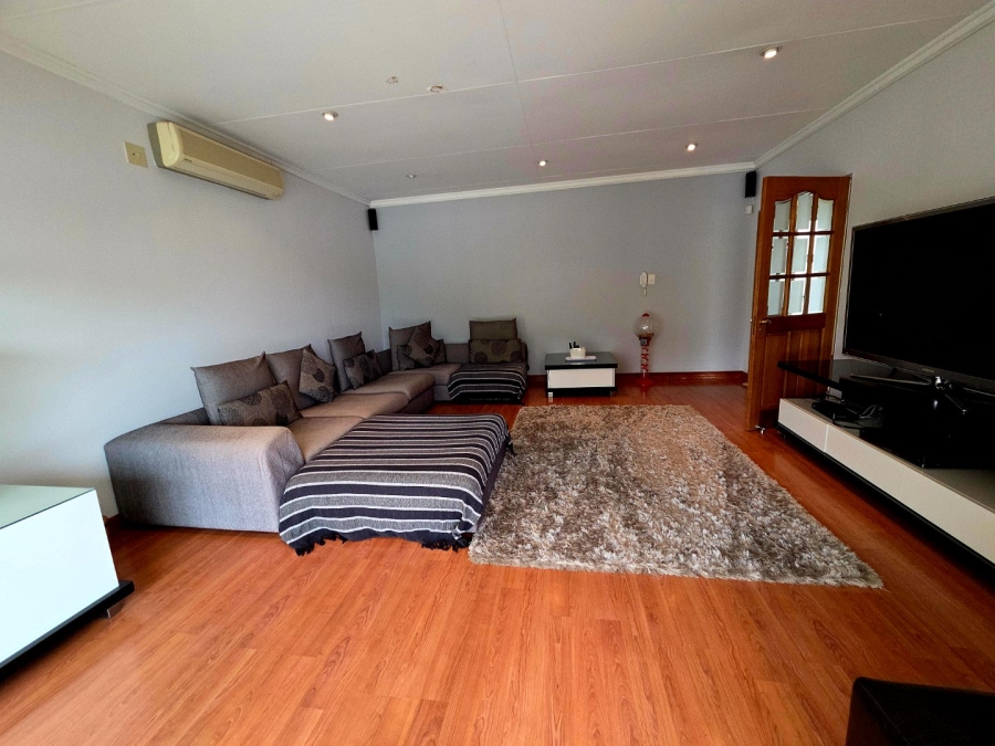 4 Bedroom Property for Sale in Heuwelsig Free State